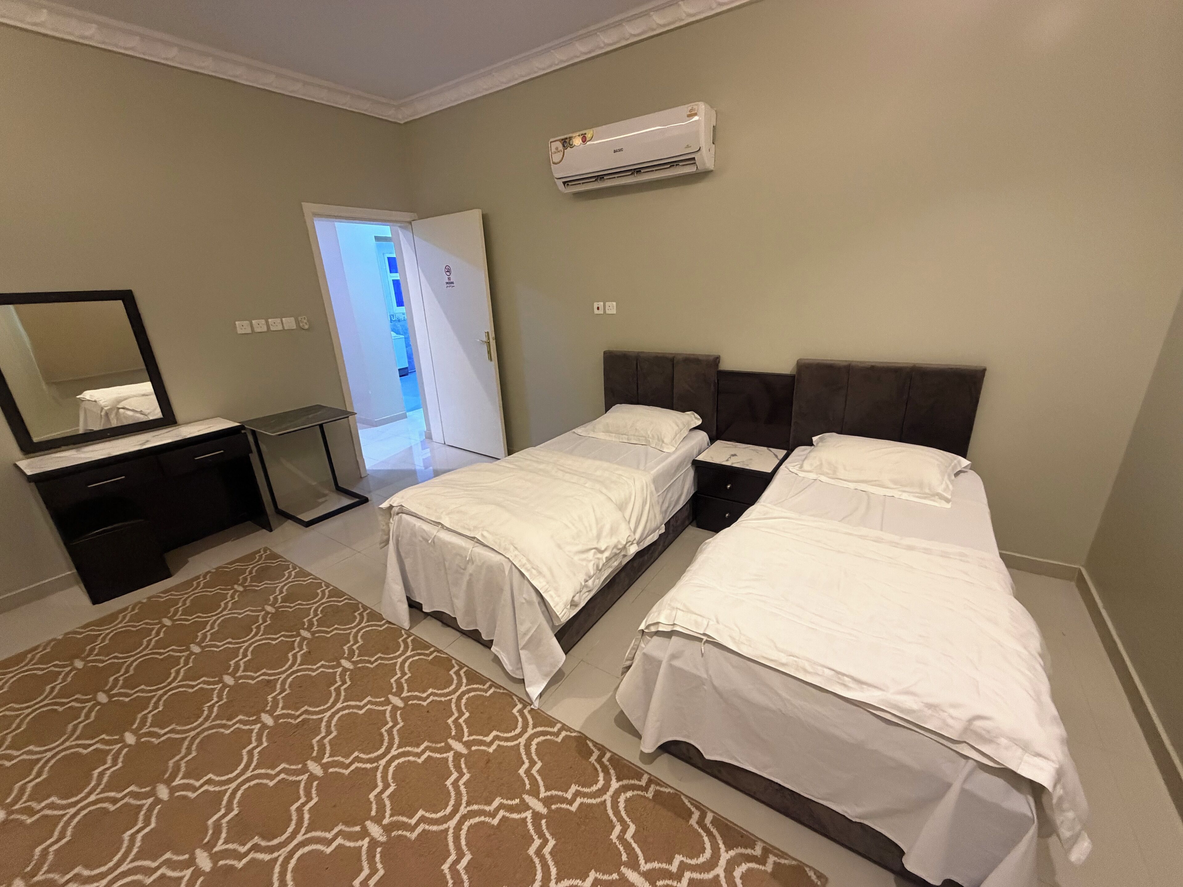 Desk, laptop workspace, free WiFi