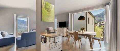 Fernseher, Tischtennisplatte