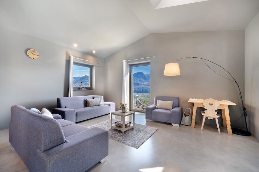 Apartment Am Grübl With Mountain View, Private Terrace, And Wi-fi - Lana