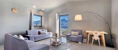 Fernseher, Tischtennisplatte