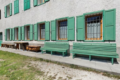San Lorenzo 1 Apartment in Vinigo with Mountain View, Garden, and Wi-Fi