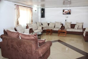 Interior detail - Meru Paramount Hotel (Meru)