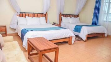 Deluxe Twin Room | Individually decorated, individually furnished, free WiFi, bed sheets