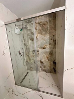 Apartment | Bathroom - The Golden Luxury Downtown One (Tirana)