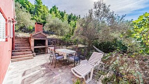 Outdoor dining - Apartman Roza 2 by Villas Guide (Vela Luka)