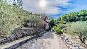 Property grounds - Apartman Roza 2 by Villas Guide (Vela Luka)