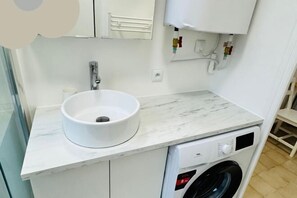 Room - Cozy studio in the quartier Marais and 3rd District (Paris)