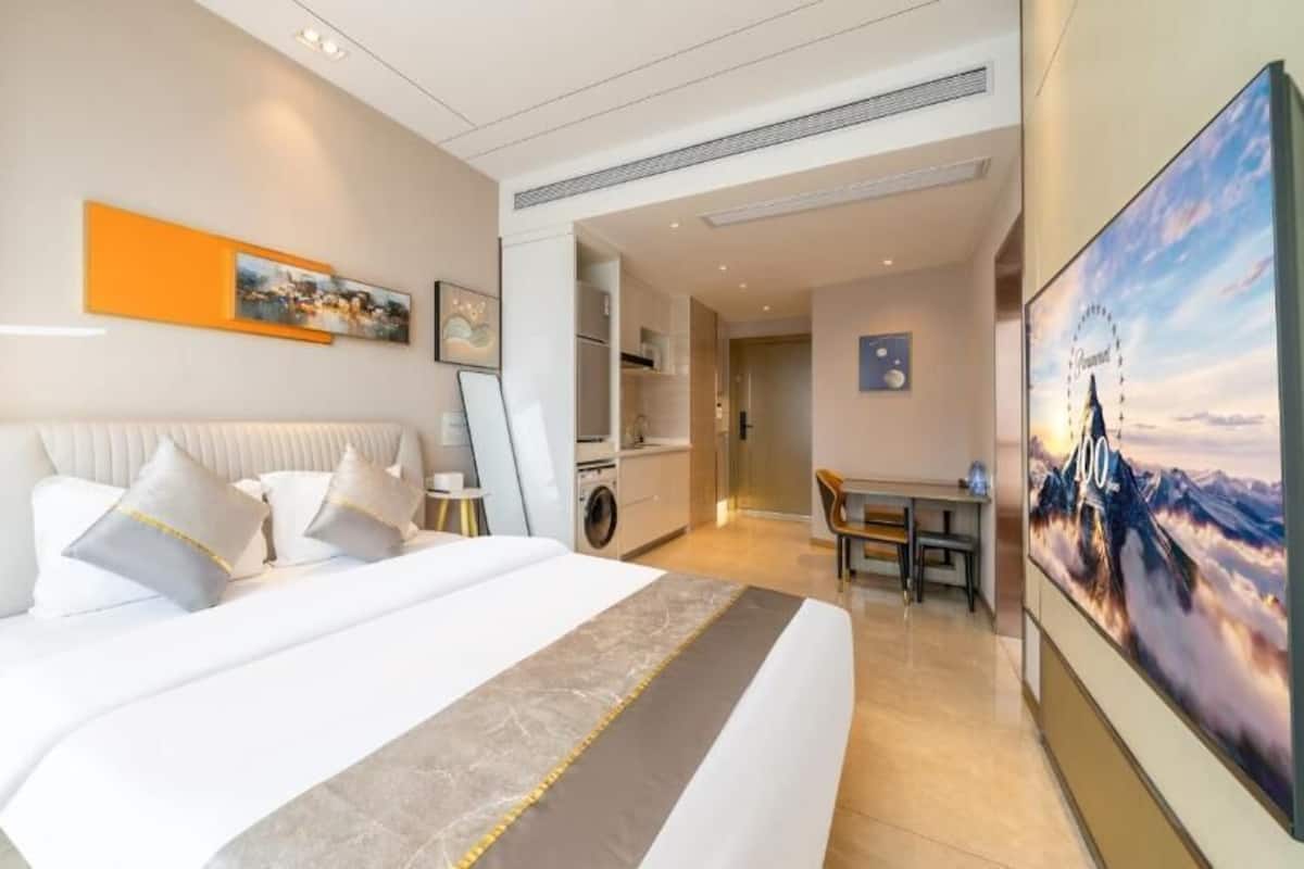 Familjelägenhet - 2 sovrum - kök - utsikt mot staden | Skrivbord, arbetsyta för laptop, mörkläggningsgardiner och ljudisolering