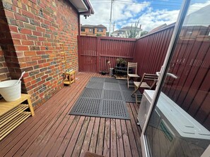 Terrace/patio - Stylish and Conveniently Located-close to shops, restaurants, parks and more (Surrey Hills)