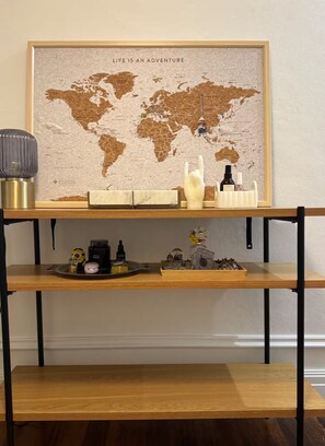 Interior - Stylish and Conveniently Located-close to shops, restaurants, parks and more (Surrey Hills)