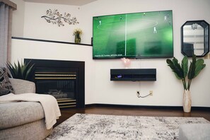 Casa, vista al jardín | Interior