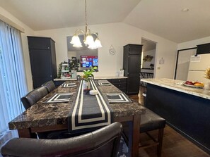 House, Garden View | Dining - Pure Gold (Moorhead)