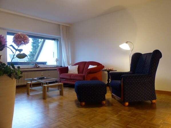 Smart-TV, DVD-Player, Bücher