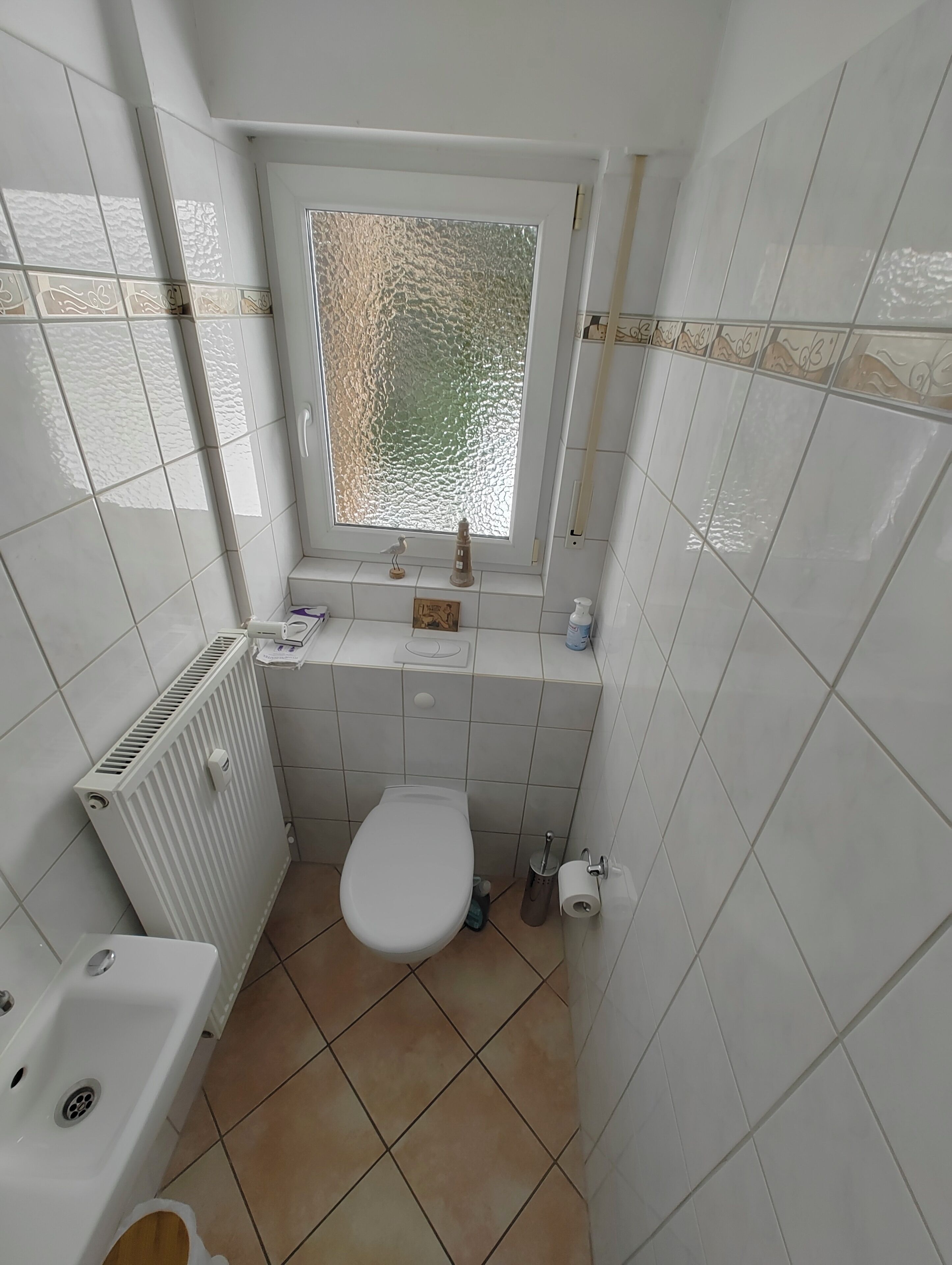 Dusche, Haartrockner, Seife, Toilettenpapier
