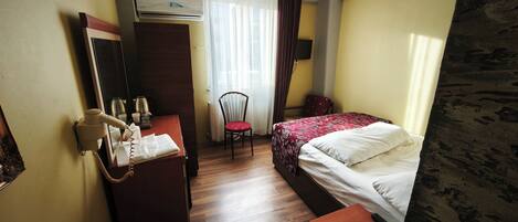 Single Room | Free WiFi