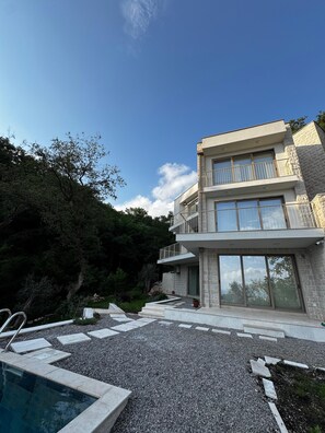 Exterior - Secluded Villa with swimming pool (Podlicak)