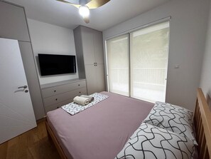 Iron/ironing board, WiFi, bed sheets - Secluded Villa with swimming pool (Podlicak)