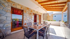 Outdoor dining - Waterfront house Kata by Villas Guide (Smokvica)
