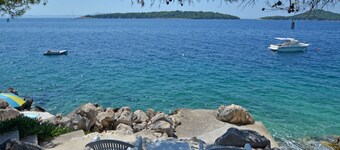 Waterfront house Kata by Villas Guide
