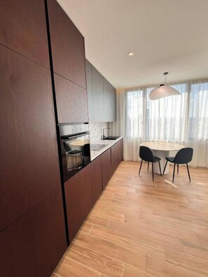 Private kitchen - The Golden Luxury Downtown Two (Tiranë)
