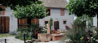Quiet studio apartment above the Bobertal valley in the foothills of the Giant Mountains