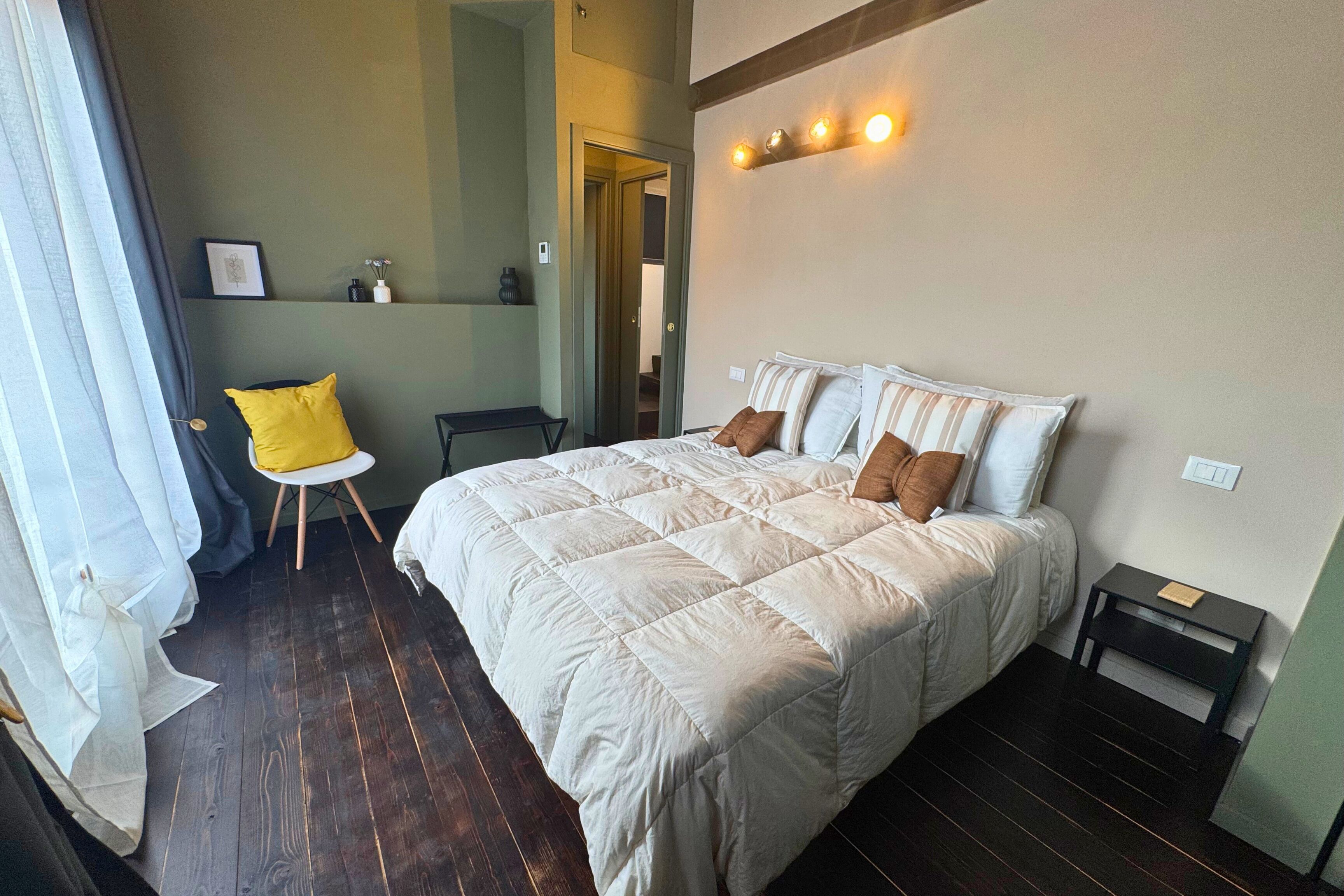 2 habitaciones, escritorio, tabla de planchar con plancha y wifi gratis 