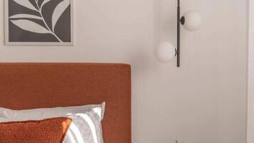 3 bedrooms, iron/ironing board, WiFi (free), bed sheets