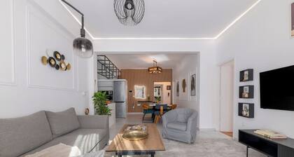 Sunlit 3BDR Family APT, Near Sea & City Center!