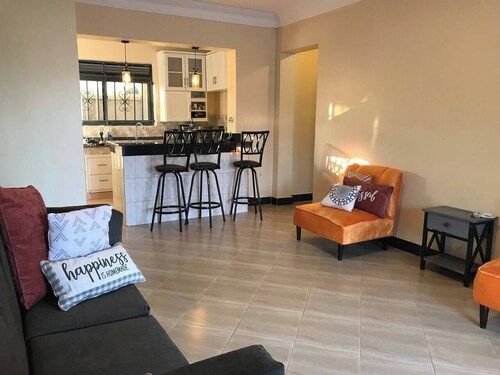 Three bedroom lake cottage