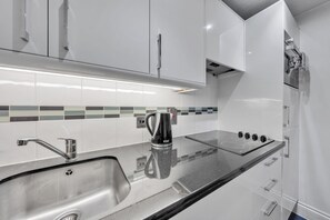 Private kitchen - Timeless Mayfair Luxury in Central London (London)