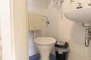 Basic Apartment | Bathroom - Comfortable 2BR Apartment Long Stay (Vienna)