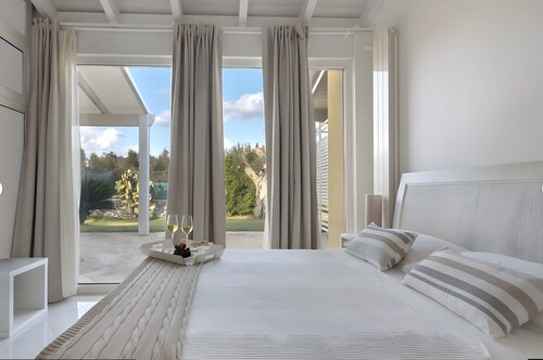 Villa „Tenuta Degli Ulivi Luxury Relax“ mit privatem Pool, WLAN & Klimaanlage