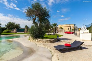 Pool - Villa 'Tenuta Degli Ulivi Luxury Relax' with Private Pool, Wi-Fi & Air Conditioning (Borgagne)