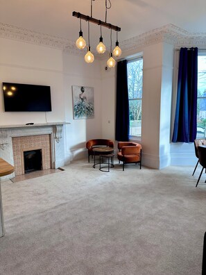 Interior - 2 Bed - The Poop Deck by Smart Welcomes (Plymouth)