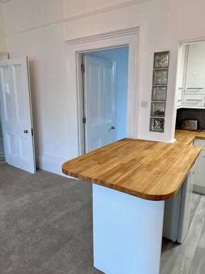 Interior - 2 Bed - The Poop Deck by Smart Welcomes (Plymouth)