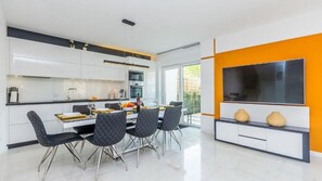 Fridge, microwave, oven, dishwasher - Sky & Sea Luxury Home by Villas Guide (Malinska)