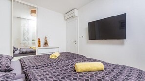 Wifi gratis y ropa de cama 