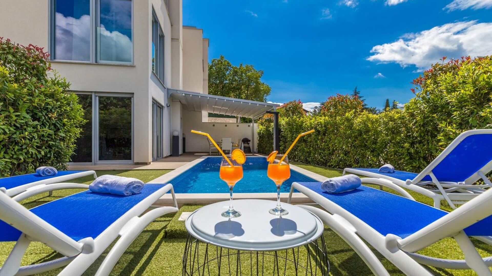 Beheizter Pool
