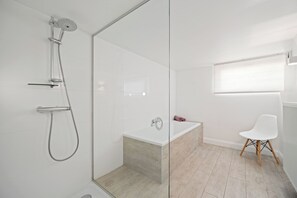 Bathroom - 5 bedroom accommodation in De Haan (De Haan)