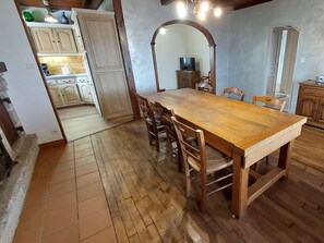 Dining - Ferme de la viguerie: country house between Quézac and Maurs (Maurs)