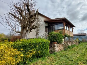 Exterior - Ferme de la viguerie: country house between Quézac and Maurs (Maurs)