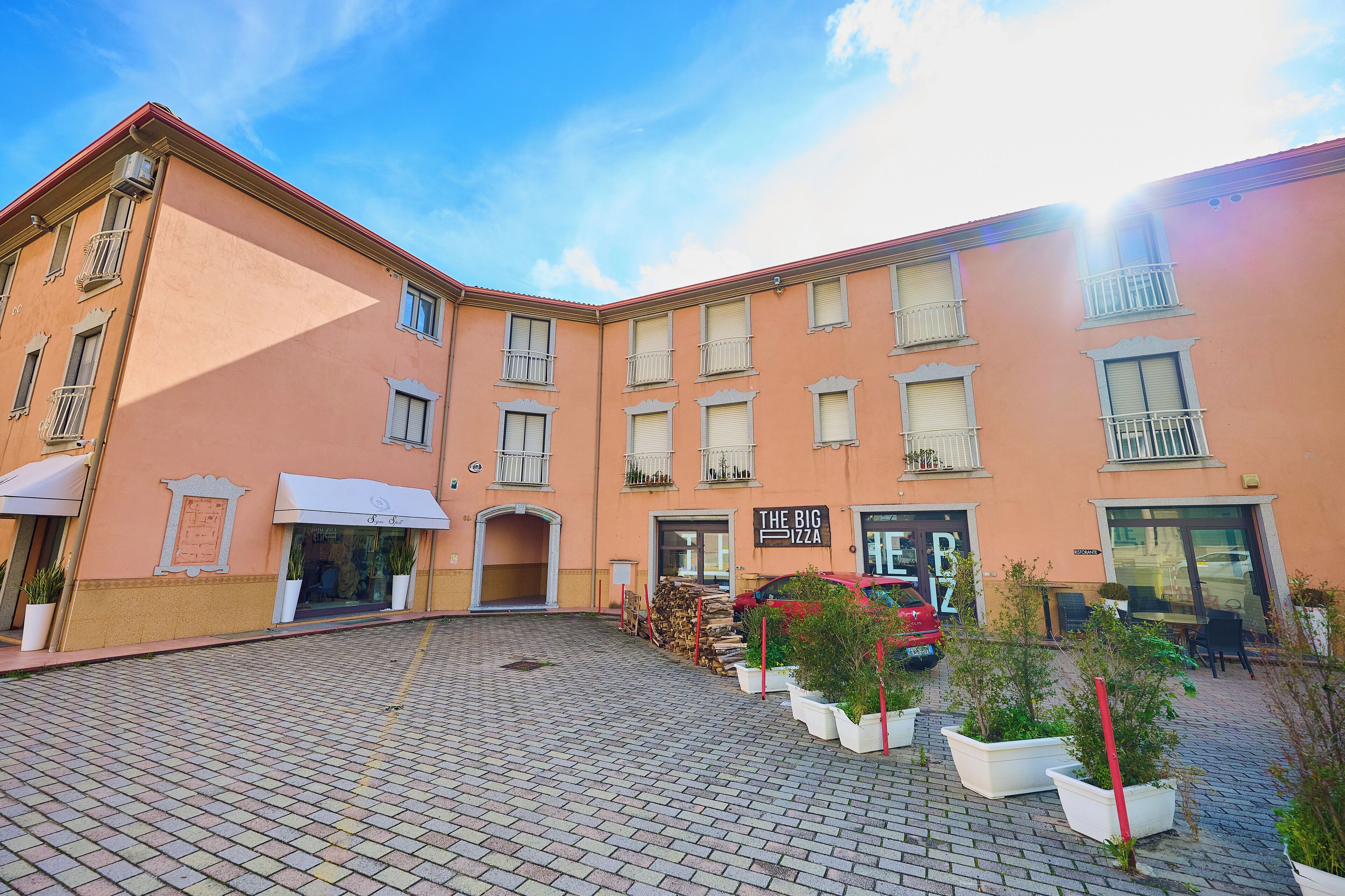 واجهة المنشأة