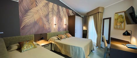 Deluxe Triple Room | In-room safe, desk, iron/ironing board, free WiFi