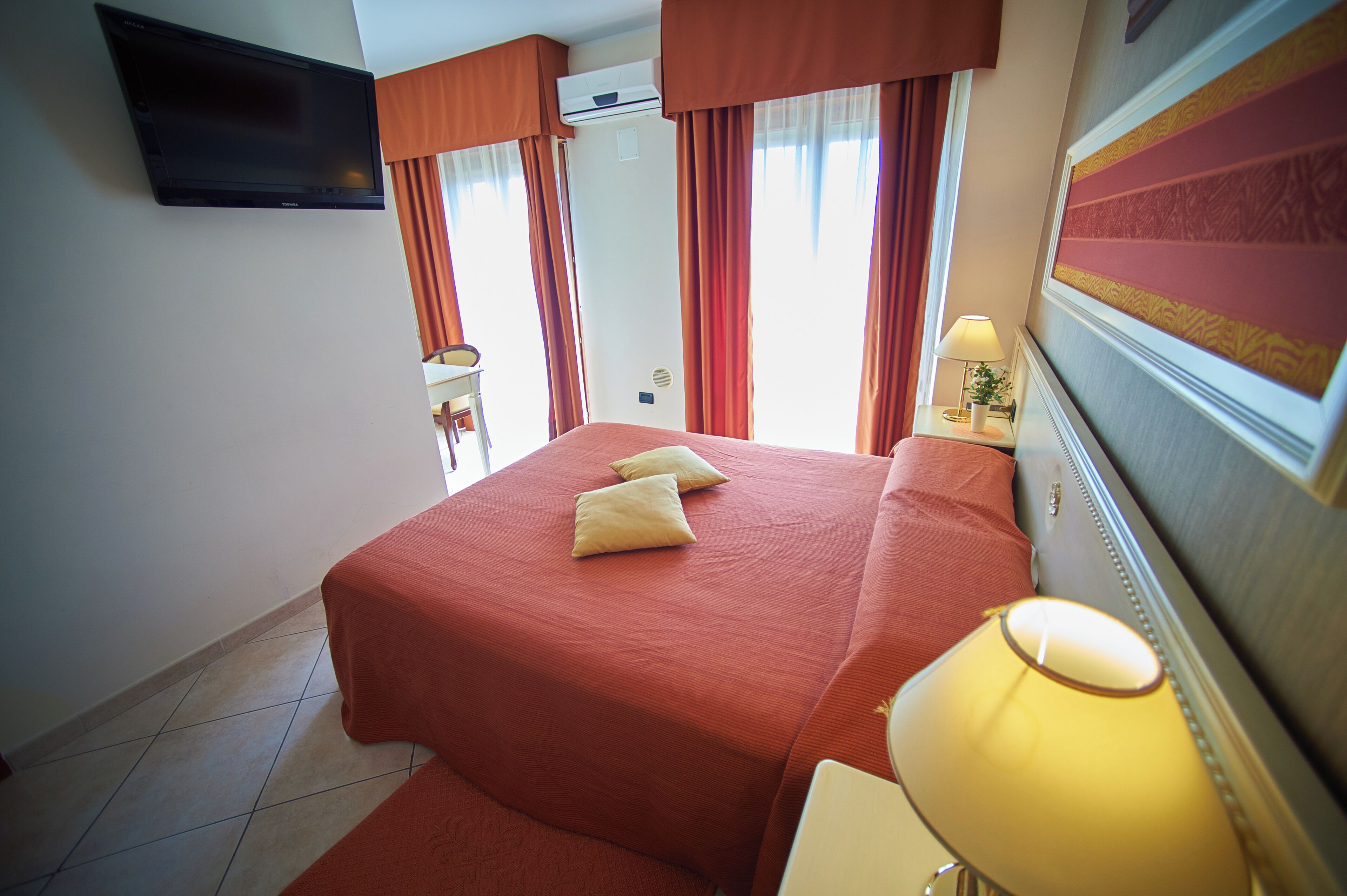 Deluxe-Maisonette | Zimmersafe, Schreibtisch, Bügeleisen/Bügelbrett, kostenloses WLAN