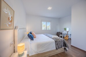 9 bedrooms, bed sheets - Psicomagia Deluxe Villa by Fidalsa (Dolores)