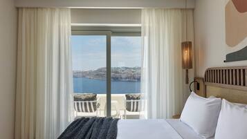 One Bedroom Villa Sea View with Private Pool | Premium bedding, in-room safe, free WiFi, bed sheets