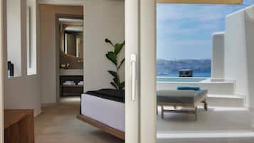 Junior Suite Sea View with Plunge pool | Ropa de cama de alta calidad, caja fuerte, wifi gratis y ropa de cama