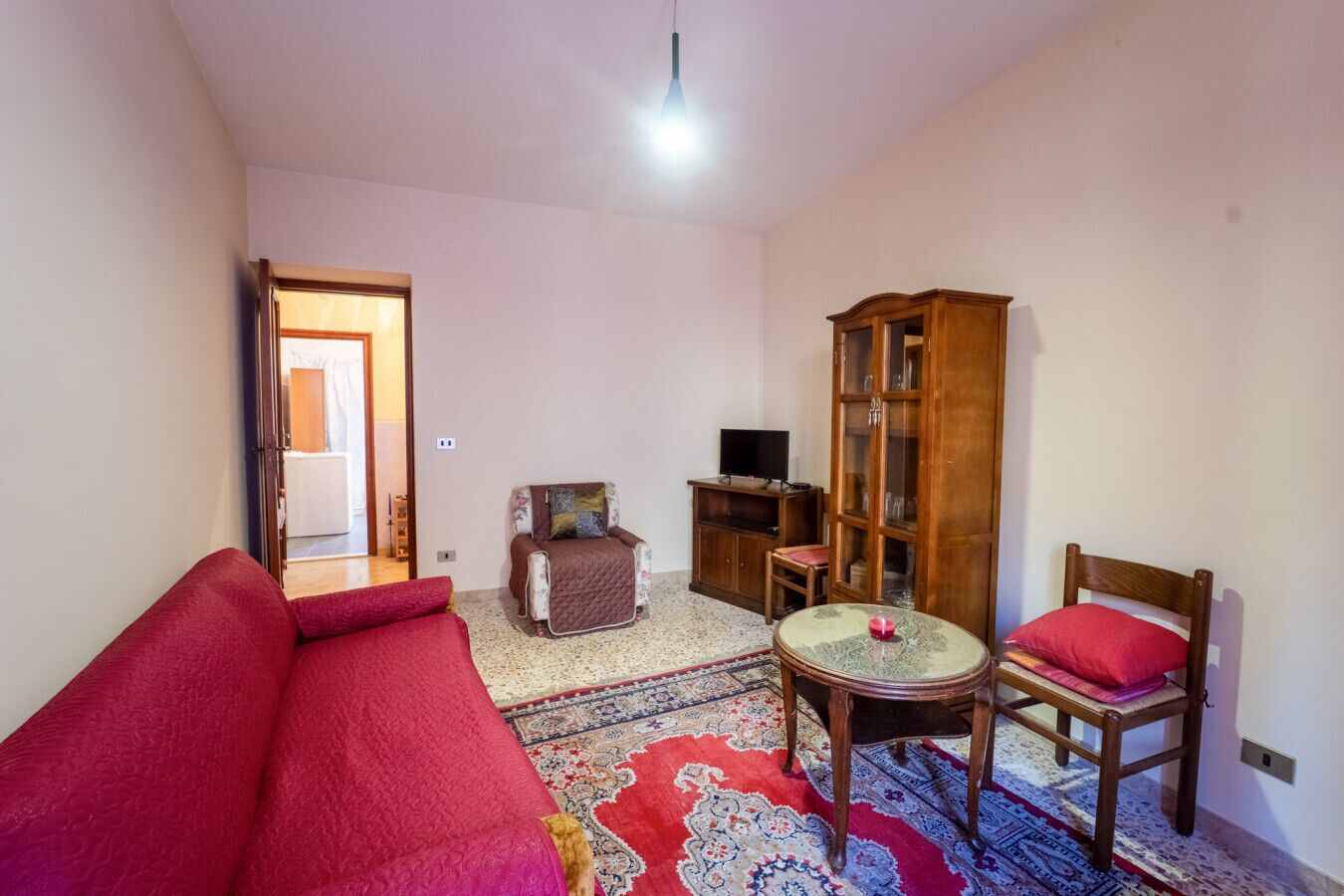TV, caminetto