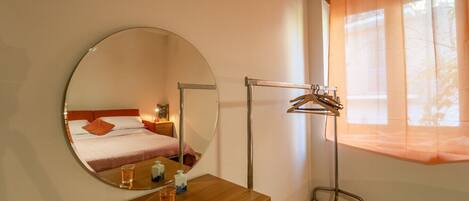 2 bedrooms, bed sheets