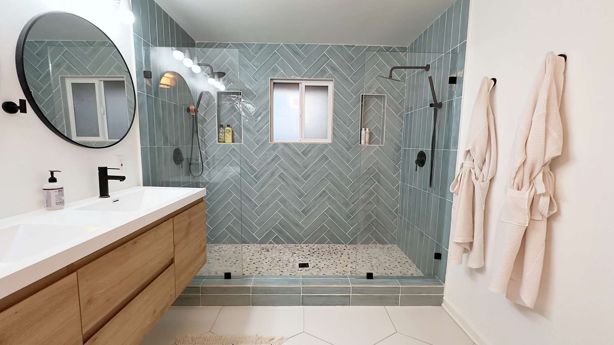 Shower, towels
